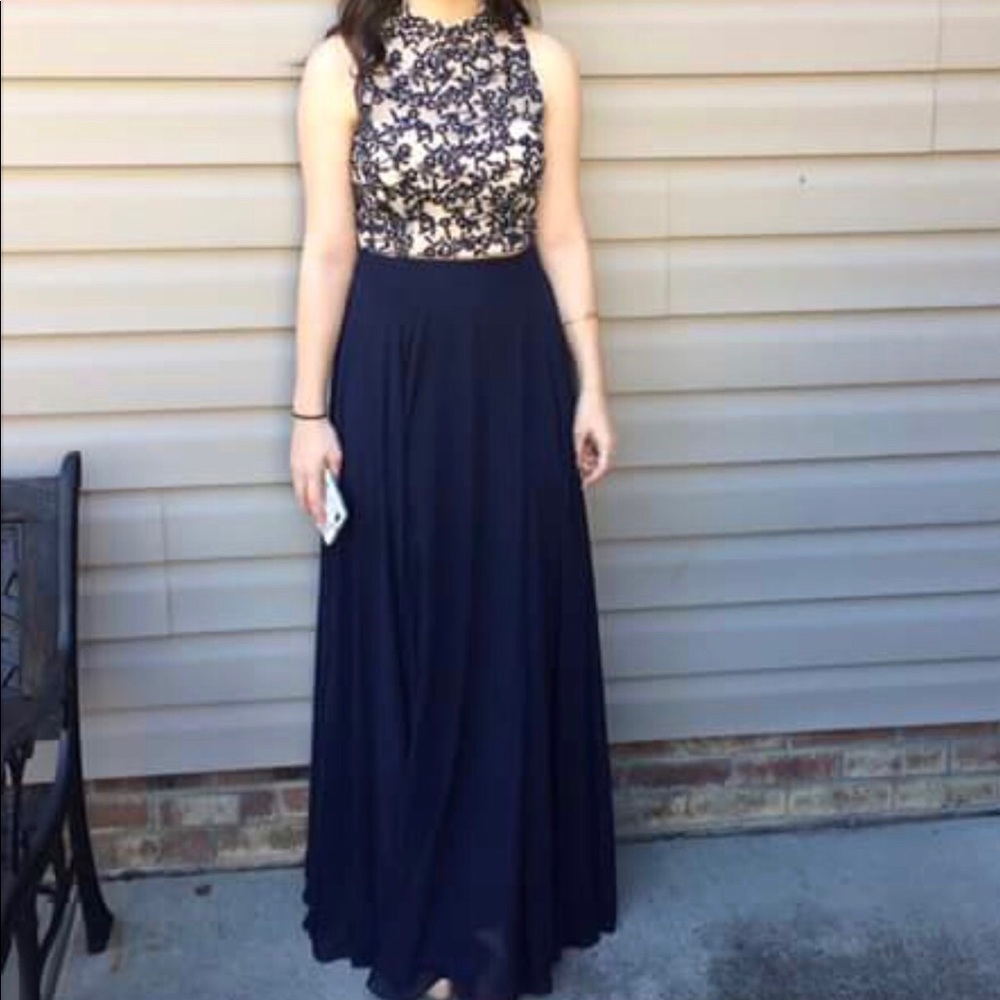 Size 4 homecoming/prom dress two piece worn once.